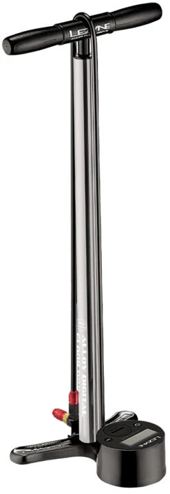 Lezyne Pompe à Air Comprimé Digital Drive En Aluminium 8 Lezyne Pompe à Air Comprimé Digital Drive En Aluminium -Vélo Accessoires Magasin 1 FP ADDR V406 AlloyDigitalDrive Silver v1 R1 1800x1800WynQVumZ9RbYK