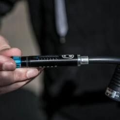 Crankbrothers Pompe Manuelle Klic HV Avec Manomètre 9 Crankbrothers Pompe Manuelle Klic HV Avec Manomètre -Vélo Accessoires Magasin CrankBrothers Klic HV Gauge 16115CB 02