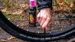 Muc-Off B.A.M ! Mousse De Latex Anti-crevaison 125ml -Vélo Accessoires Magasin Muc Off B A M 20032 4