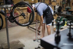 Silca Pompe à Pied Superpista Ultimate HIRO 10 Silca Pompe à Pied Superpista Ultimate HIRO -Vélo Accessoires Magasin SILCA Superpista Ultimate HIRO Standpumpe AM PU SP2 ASY 011 5